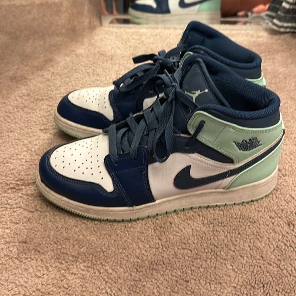 women’s jordan’s, barley worn